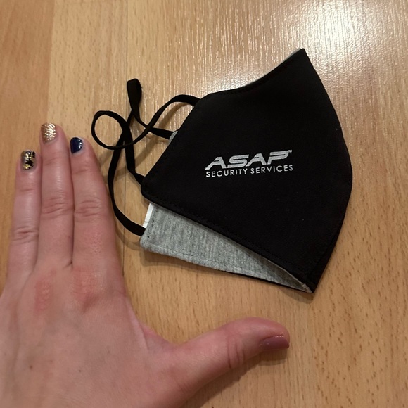 Black and grey fabric face mask - Picture 4 of 7